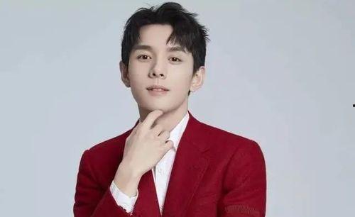 娱乐吃瓜酱李佳琦,从娱乐吃瓜酱到带货一哥的蜕变之路